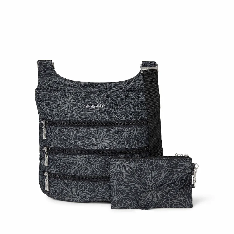 Travel Shoe Bags in Polyester with Ventilation Holes in KhakiOn Sale - Baggallini Big Zipper Bagg/Purse With RFID Travel Shoe Bags in Polyester with Ventilation Holes in KhakiOn Sale - Baggallini Big Zipper Bagg/Purse With RFID