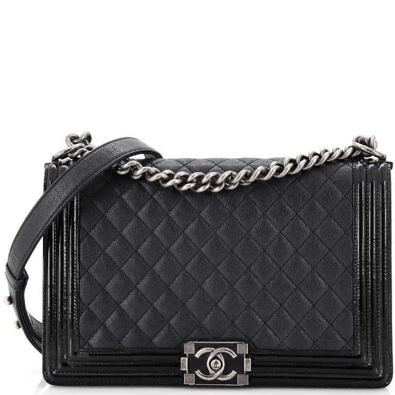 Women's Canvas Shoulder Bag in Navy with Striped Pattern for Beach TripsBoy Flap Bag Quilted Goatskin with Patent New Medium