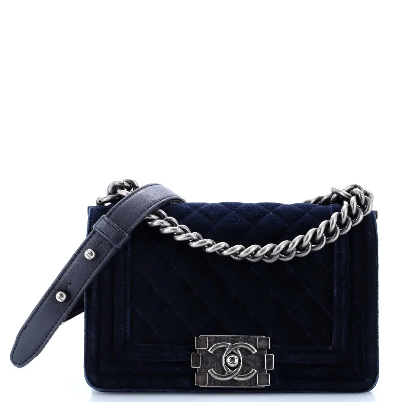Shoulder Bag with Chain Strap in Silver for a Trendy AppearanceBoy Flap Bag Quilted Velvet Small Shoulder Bag with Chain Strap in Silver for a Trendy AppearanceBoy Flap Bag Quilted Velvet Small