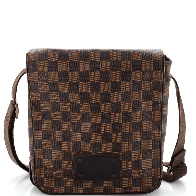Pvc Shoulder Bag in Clear with Glitter for a Fun and Modern LookBrooklyn Handbag Damier PM
