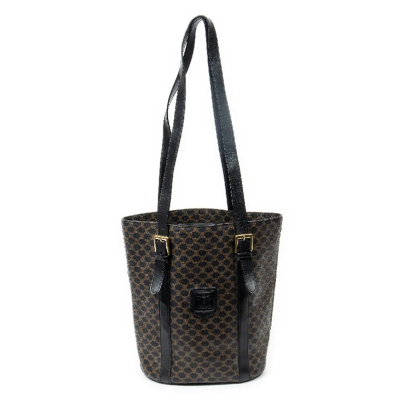 Women's Tote Bag with Zipper Closure in Red for Secure StorageGeometric - Printed Tote Bag in Multicolor for a Contemporary and Trendy OutfitBucket Tote Women's Tote Bag with Zipper Closure in Red for Secure StorageGeometric - Printed Tote Bag in Multicolor for a Contemporary and Trendy OutfitBucket Tote