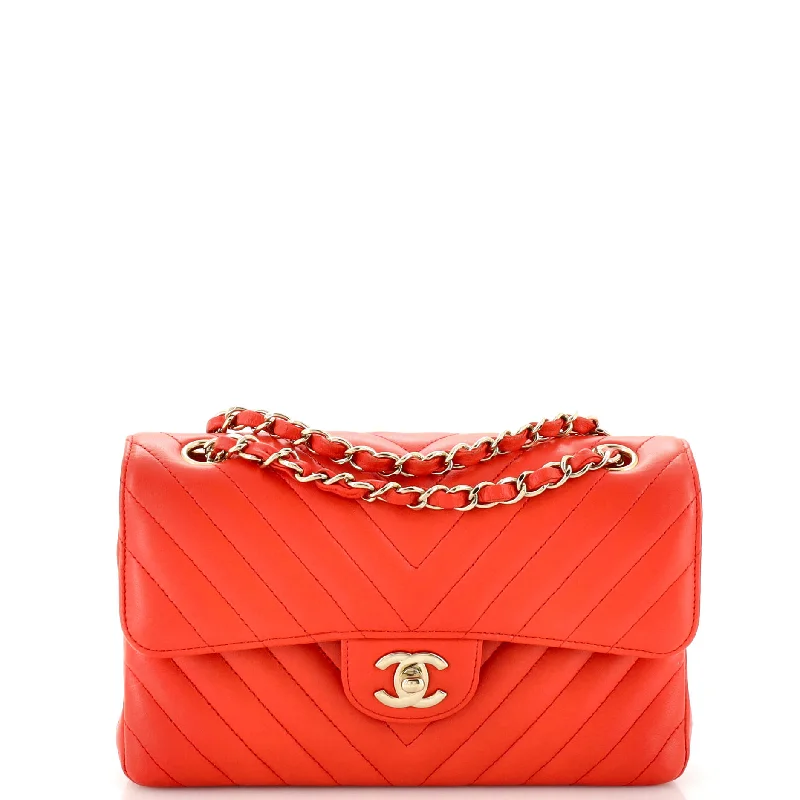 Shoulder Bag with Geometric Pattern in Multicolor for a Contemporary StyleClassic Double Flap Bag Chevron Lambskin Small