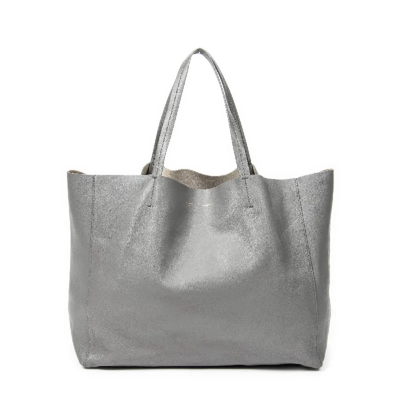 Women's Printed Tote Bag in Floral Patterns for a Spring - Themed Shopping TripFaux Fur - Trimmed Tote Bag in White for a Cozy Winter LookHorizontal Cabas Tote
