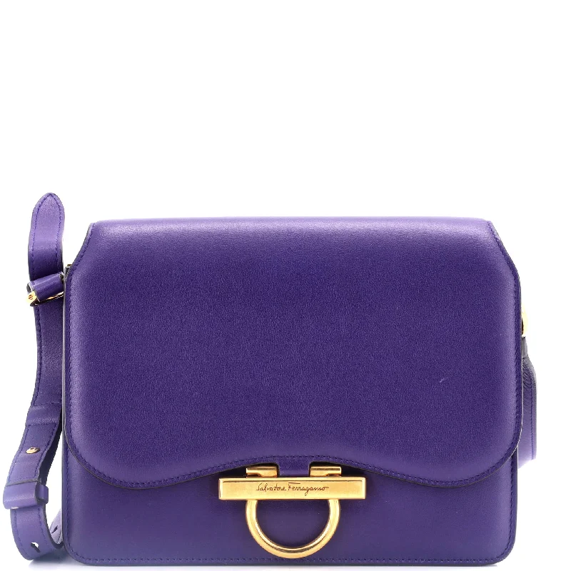 Joanne Shoulder Bag Leather Medium