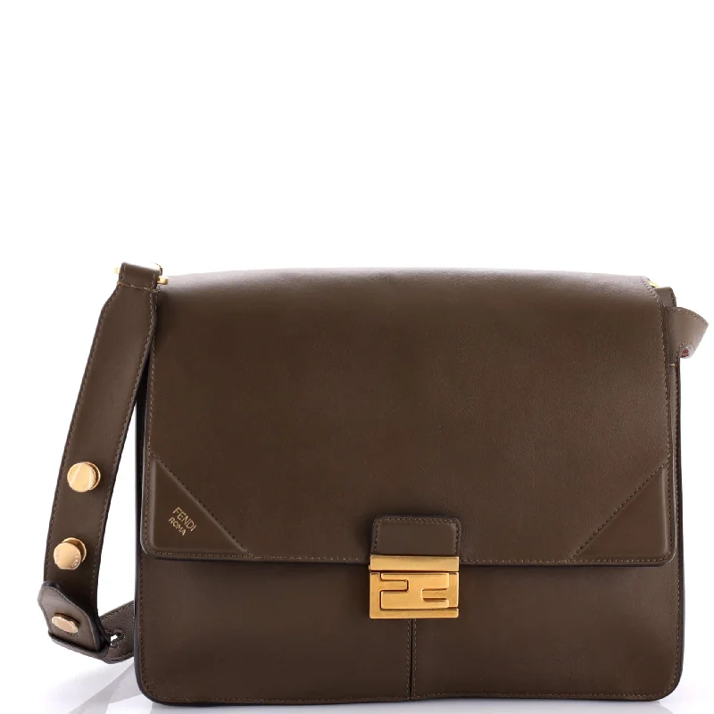 Quilted Shoulder Bag in Cream for a Classic and Elegant LookKan U Shoulder Bag Leather Large