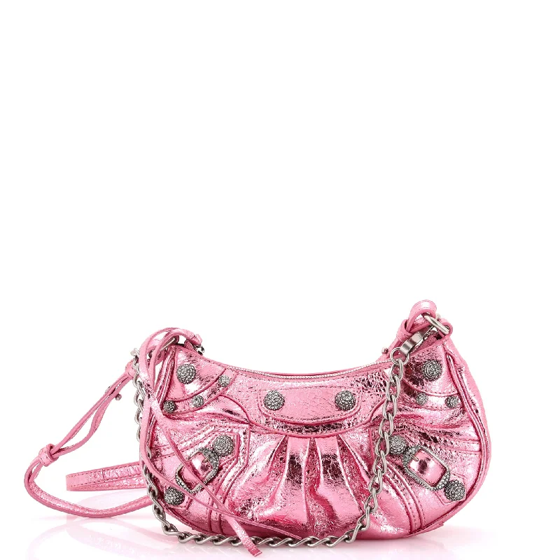 Quilted Shoulder Bag in Cream for a Classic and Elegant LookLe Cagole Giant Studs Shoulder Bag Leather with Crystals Mini