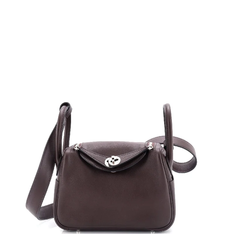 Quilted Shoulder Bag in Cream for a Classic and Elegant LookLindy Bag Swift Mini