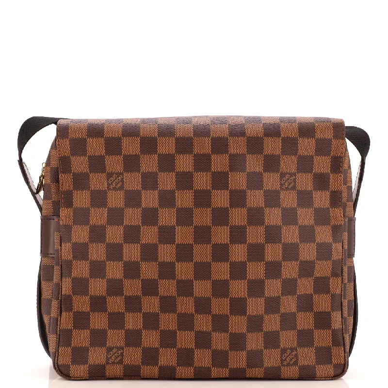 Quilted Shoulder Bag in Cream for a Classic and Elegant LookNaviglio Handbag Damier