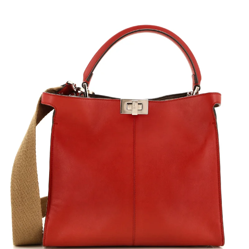 Shoulder Bag with Chain Strap in Silver for a Trendy AppearancePeekaboo X-Lite Bag Leather Medium