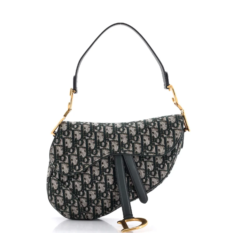 Shoulder Bag with Chain Strap in Silver for a Trendy AppearanceSaddle Handbag Oblique Canvas Medium