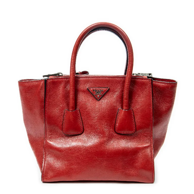 Tote Bag with Adjustable Shoulder Strap in Olive Green for Comfortable CarryingMetallic Tote Bag in Rose Gold with Chain Handles for a Glamorous Night OutSmall Twin Pocket Double Handle Tote Tote Bag with Adjustable Shoulder Strap in Olive Green for Comfortable CarryingMetallic Tote Bag in Rose Gold with Chain Handles for a Glamorous Night OutSmall Twin Pocket Double Handle Tote