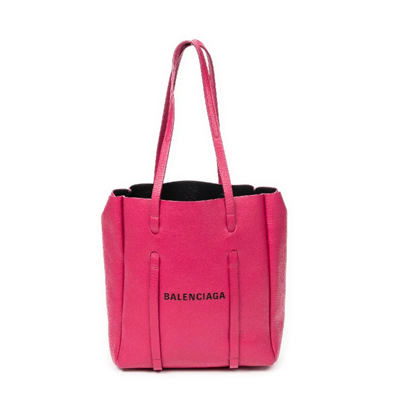 Large Capacity Genuine Leather Women's Tote Bag in Black for Work and CommutingOversized Jute Tote Bag in Natural Color with Rope Handles for a Beach VacationXXS Everyday Tote Large Capacity Genuine Leather Women's Tote Bag in Black for Work and CommutingOversized Jute Tote Bag in Natural Color with Rope Handles for a Beach VacationXXS Everyday Tote
